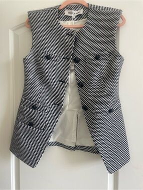 Veronica Beard Black and White Textured Sleeveless Blazer
